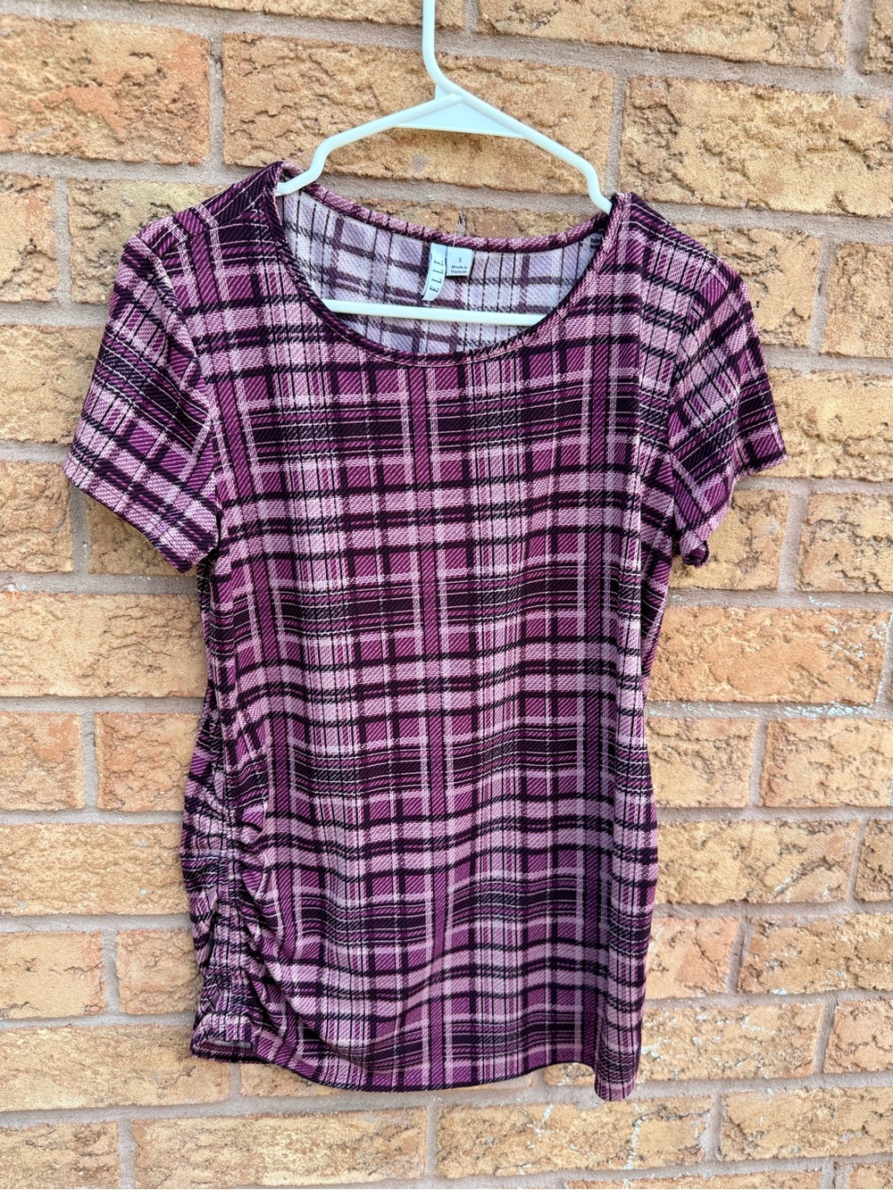 10/$25 • ELLE Purple & Black Plaid Ruched Detail Top